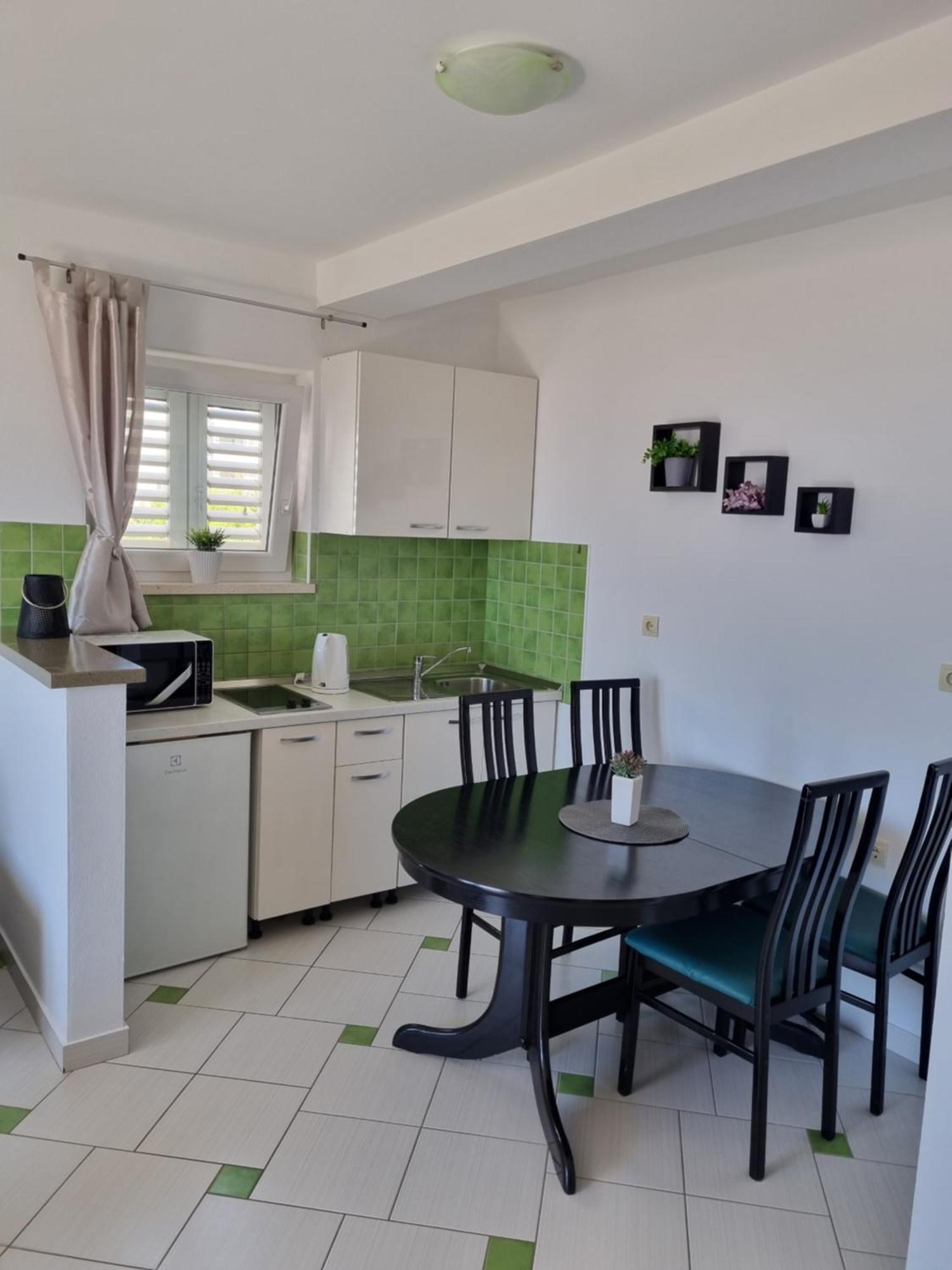 Apartments Tomas Makarska Ngoại thất bức ảnh