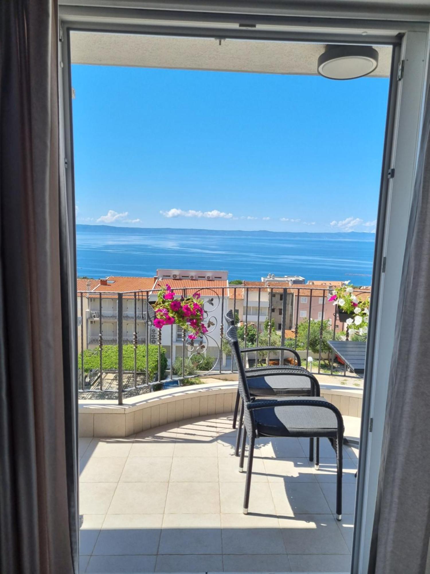 Apartments Tomas Makarska Ngoại thất bức ảnh