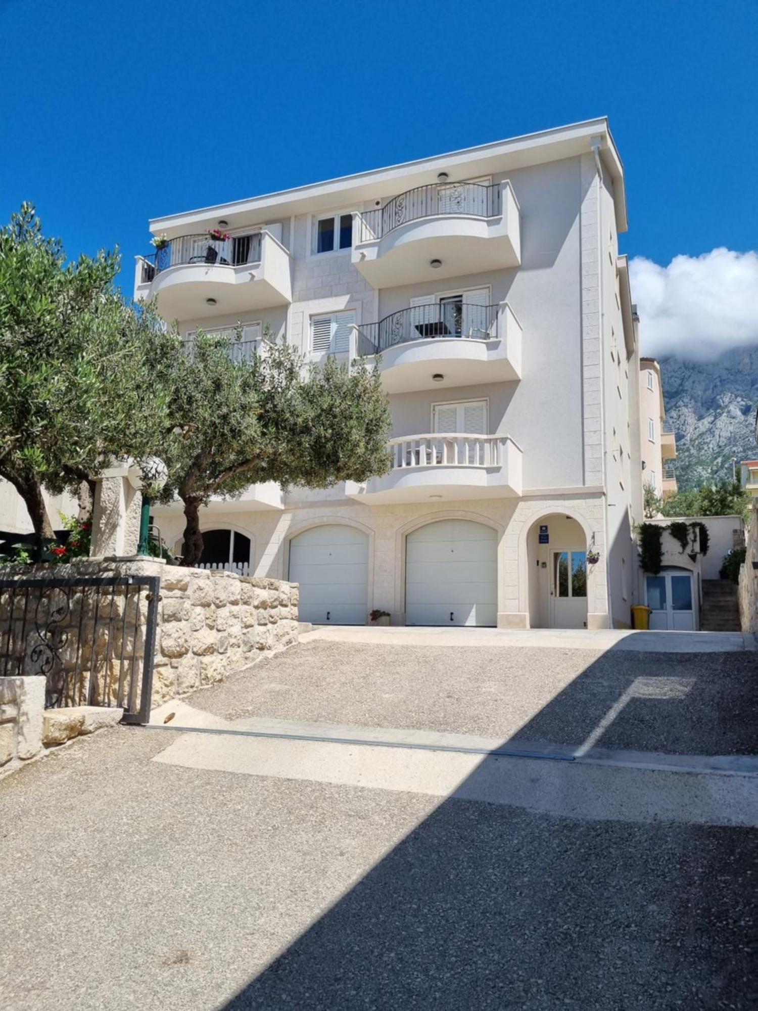 Apartments Tomas Makarska Ngoại thất bức ảnh