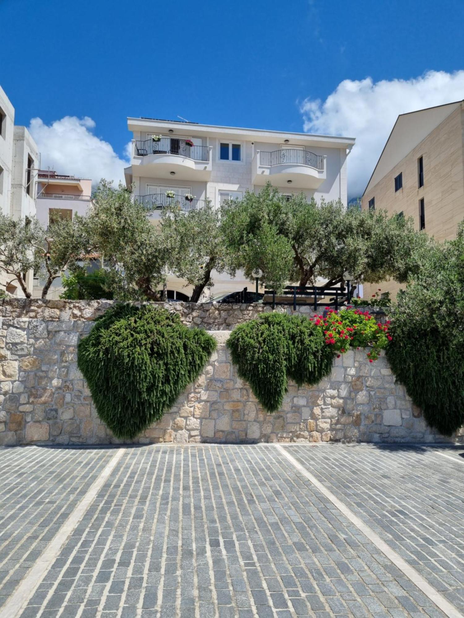 Apartments Tomas Makarska Ngoại thất bức ảnh