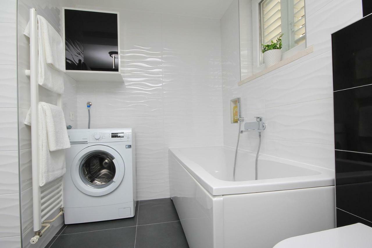 Apartments Tomas Makarska Ngoại thất bức ảnh