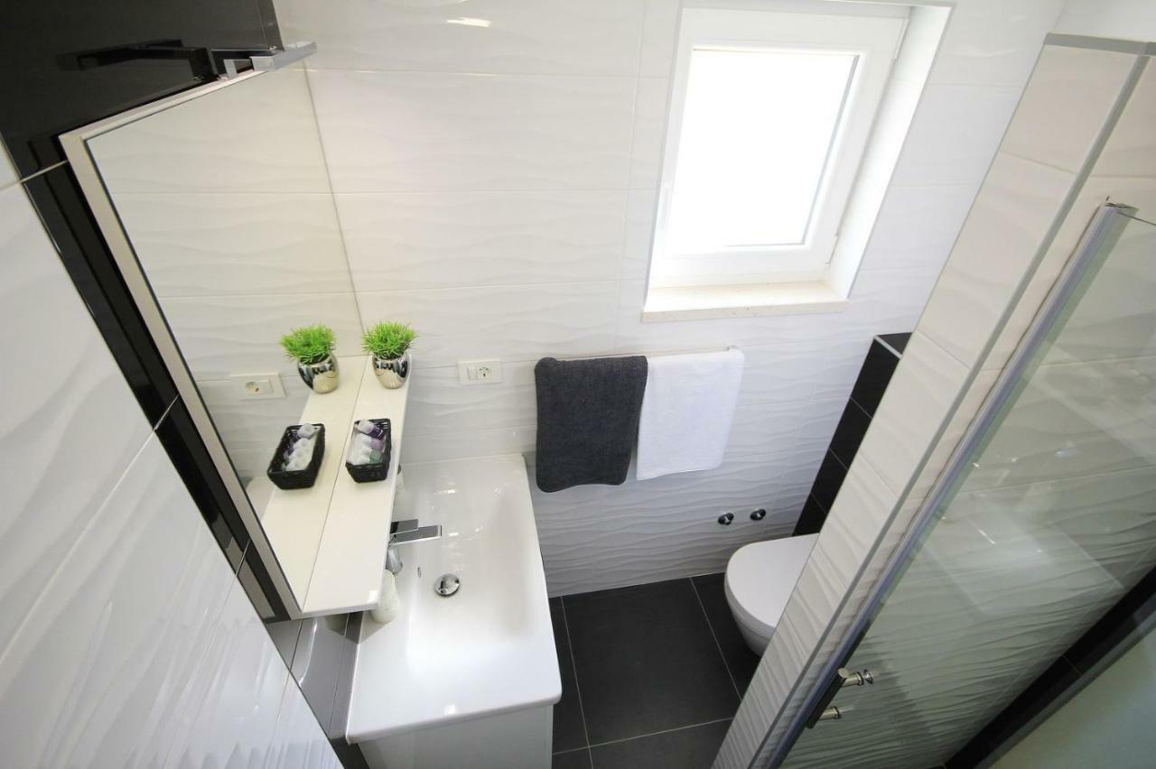 Apartments Tomas Makarska Ngoại thất bức ảnh